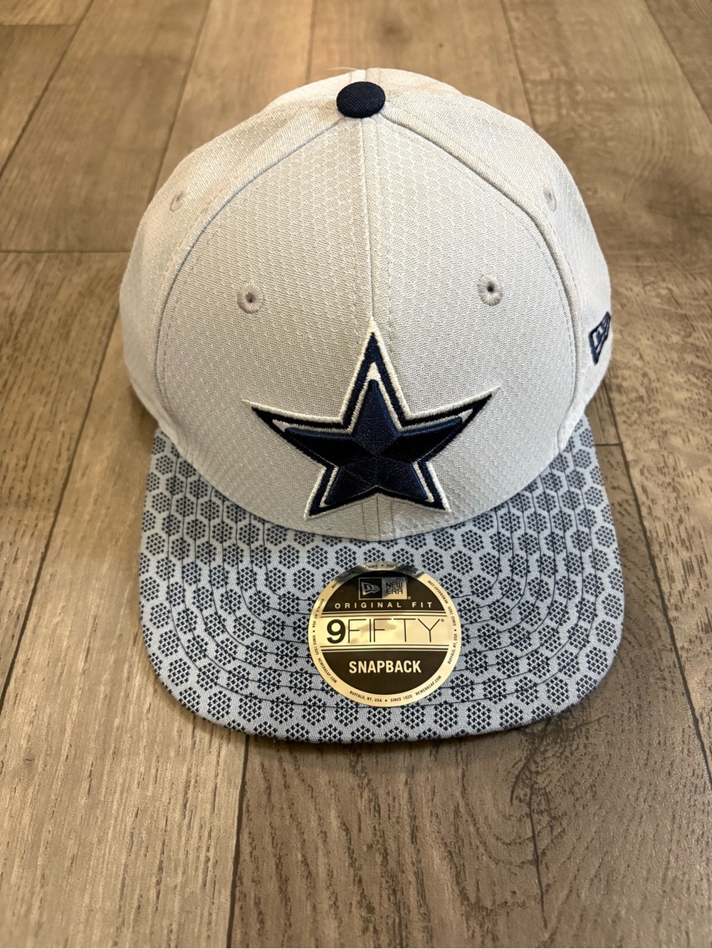 New Era Snapback Hat with Navy Star and Light Gray Crown